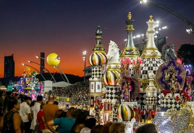 Imagem da noticia SBT News madrugada: Rosas de Ouro quebra jejum de 15 anos e vence Carnaval de SP