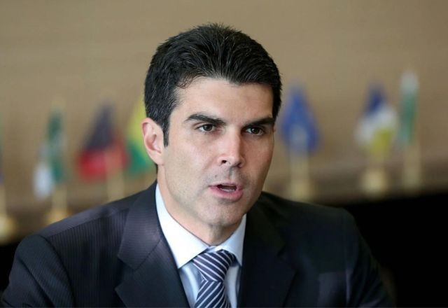 Imagem da noticia Fumaça de queimadas provoca pouso forçado de avião com o governador do Pará