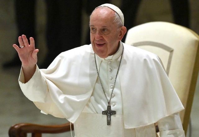 Imagem da noticia Papa Francisco descansou bem durante a noite e está estável, diz Vaticano 
