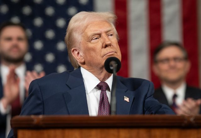 Imagem da noticia Líderes mundiais criticam 'tarifaço' de Trump e prometem retaliação