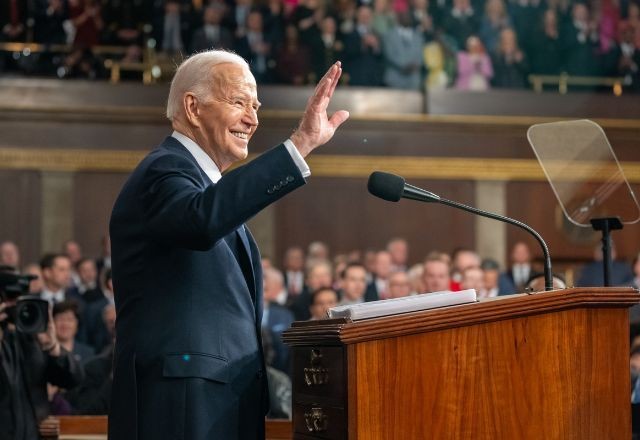 Imagem da noticia Em clima eleitoral, Biden critica Trump, promete restaurar direito ao aborto e assegura ajuda em Gaza