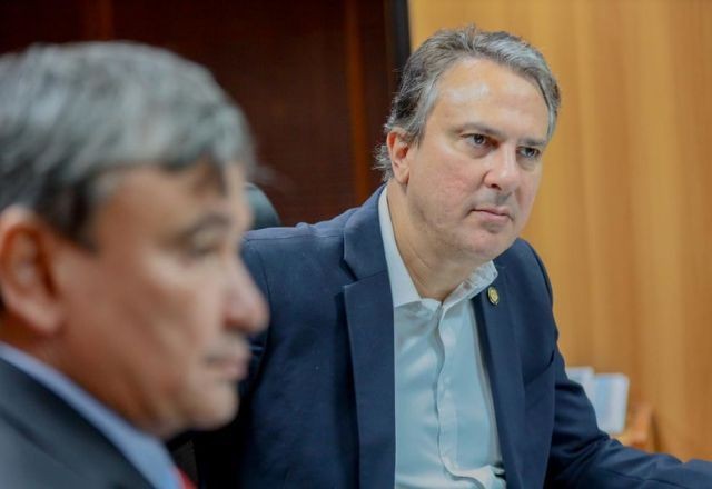 Imagem da noticia MEC suspende criação de novos cursos a distância até 2025