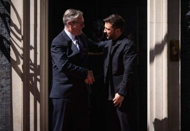 Imagem da noticia Zelensky se reúne com primeiro-ministro do Reino Unido um dia antes de cúpula EUA-Rússia