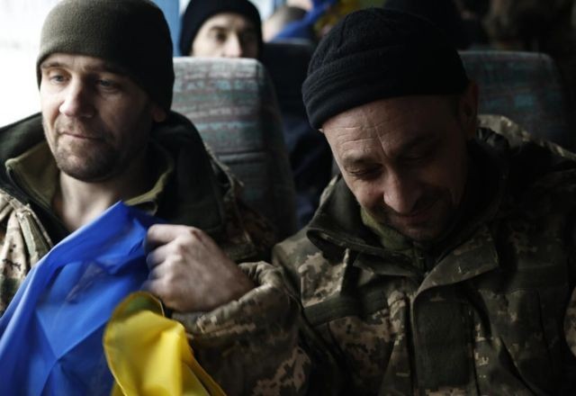 Imagem da noticia Rússia e Ucrânia fazem novo acordo e trocam 300 prisioneiros de guerra