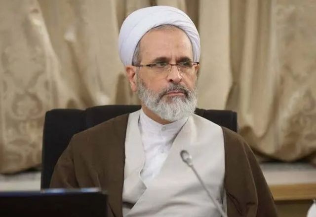 Imagem da noticia Após morte de Khamenei, Irã anuncia líder supremo interino Alireza Arafi