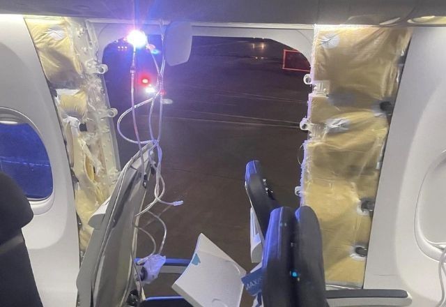Imagem da noticia Avião da Boeing que perdeu porta em pleno voo é suspenso no Brasil