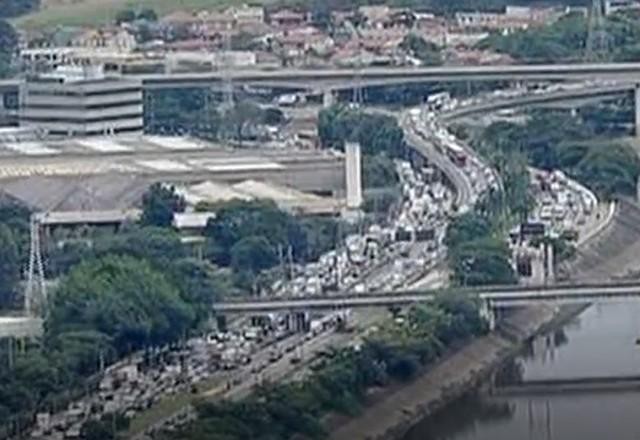 Imagem da noticia CET define rotas alternativas para tráfego de veículos na Marginal Tietê