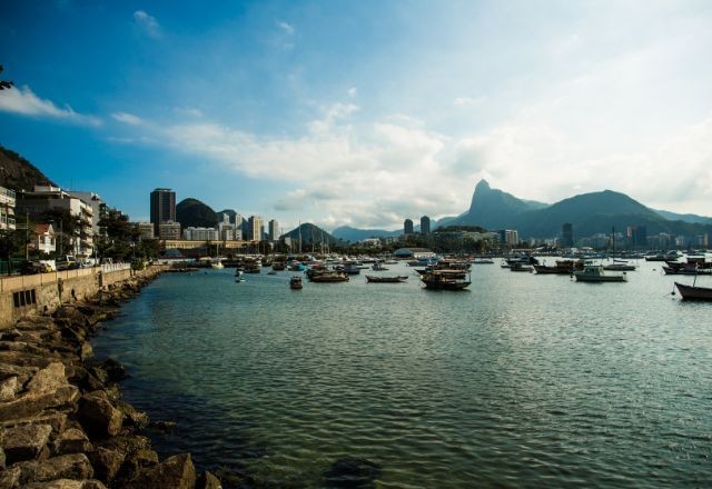 Descubra a beleza do entardecer carioca pedalando até a mureta da Urca