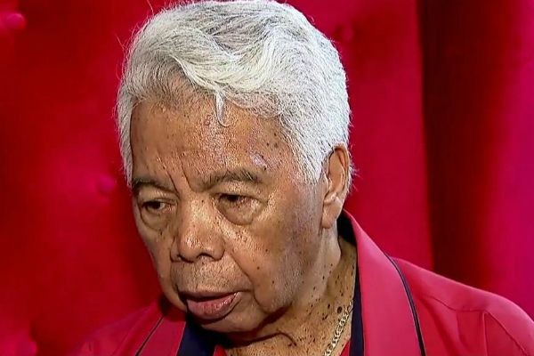 Imagem da noticia Funcionário mais antigo do SBT, Roque ganha homenagem e se emociona