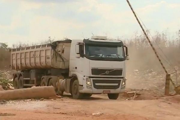 Imagem da noticia Funcionários de um lixão são alvo de assaltantes no Distrito Federal