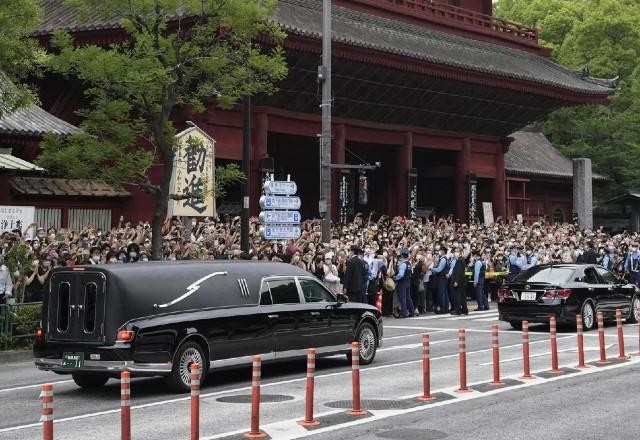 Imagem da noticia Funeral de Shinzo Abe reúne milhares de pessoas em Tóquio