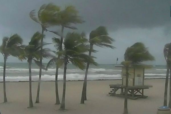 Furacão Irma deve chegar aos EUA neste domingo