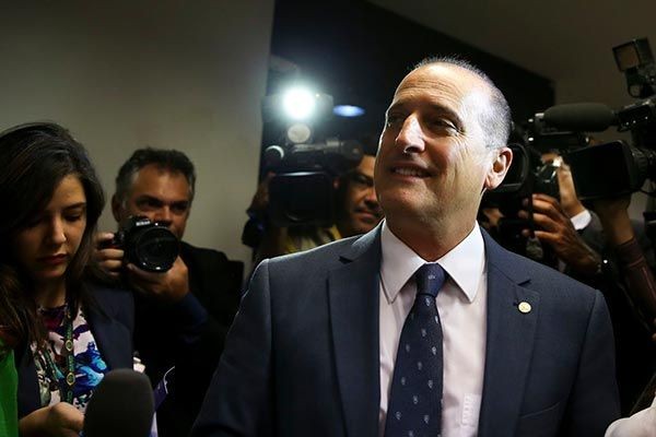 Imagem da noticia Futuro ministro da Casa Civil, Onyx Lorenzoni, se casa em Brasília