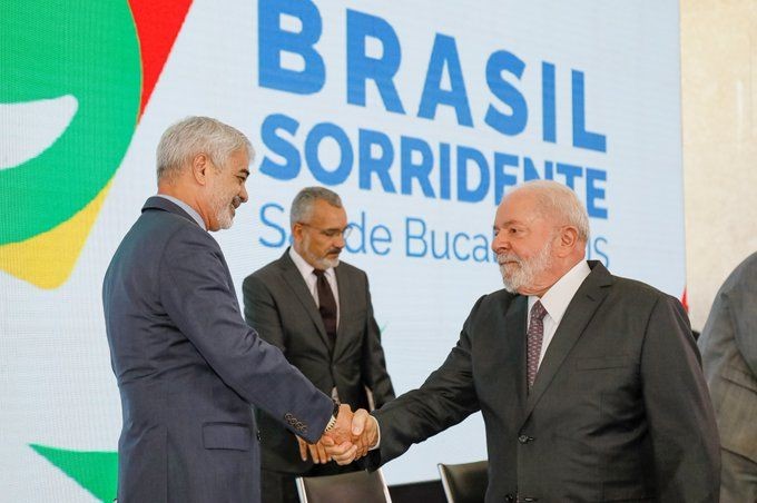Imagem da noticia Licitação da Saúde para compra de 60 milhões de escovas de dente é suspensa pela Justiça Federal