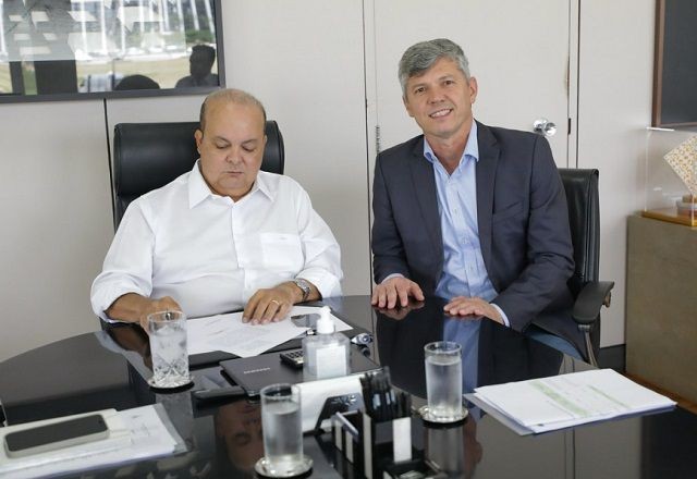 Imagem da noticia Ex-ministro dos Transportes toma posse como secretário de Obras e Infraestrutura do DF