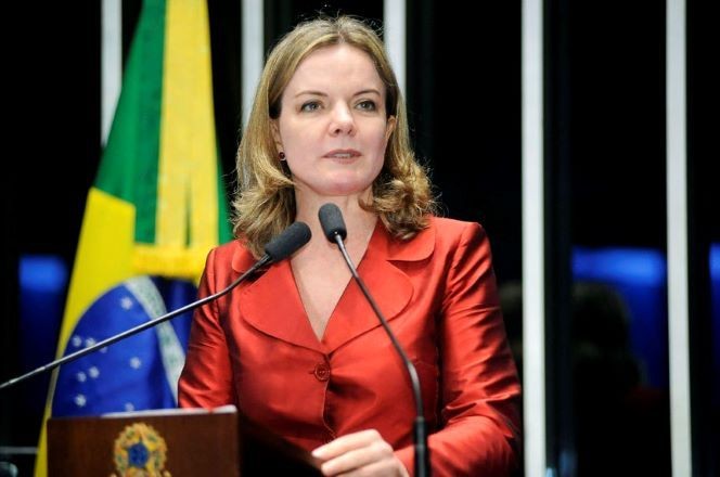Imagem da noticia Gleisi diz que "soberania" do Brasil não está em discussão em possível negociação sobre tarifaço 