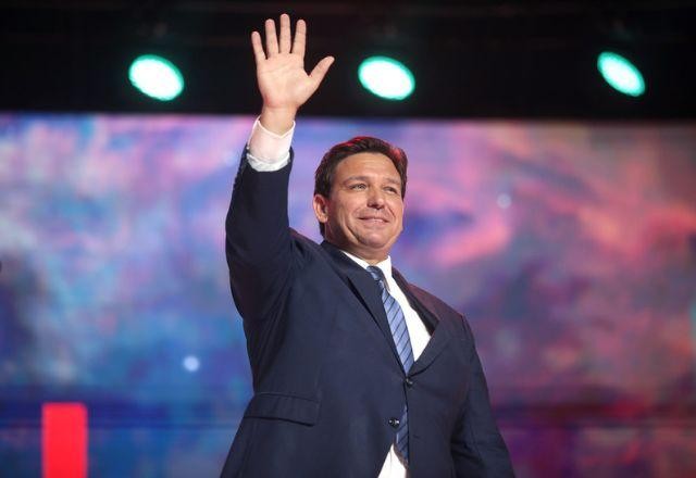 Imagem da noticia Disney processa Ron DeSantis, governador da Flórida, por retaliação