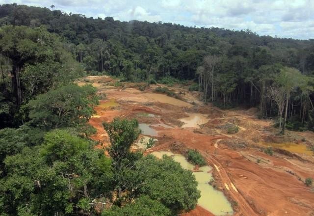 Garimpo ilegal atinge terras indígenas da Amazônia