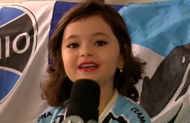 Imagem da noticia Garota fica conhecida como ´piratinha´ por imitar gesto de ex-jogador do Grêmio