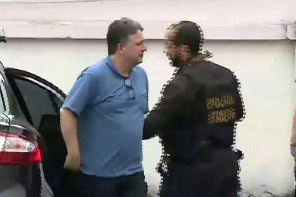 Imagem da noticia Garotinho deixa presídio após habeas corpus de Gilmar Mendes