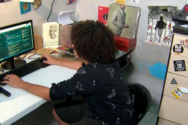 Imagem da noticia Garoto supera dificuldades, segue caminho da arte e vira poeta