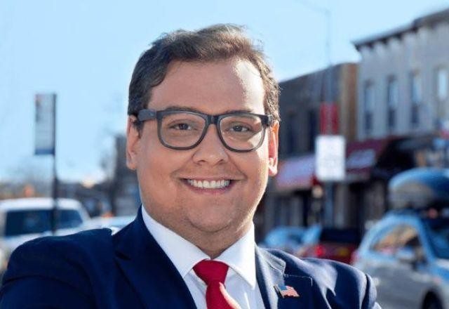 Imagem da noticia Filho de brasileiros, deputado George Santos é detido nos EUA