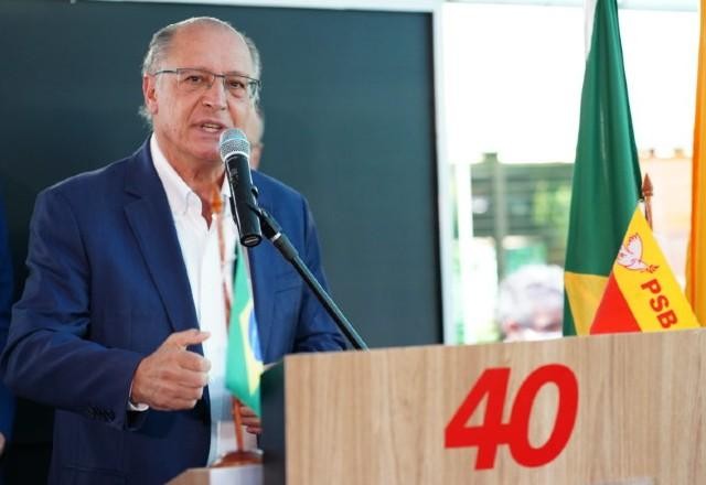 Imagem da noticia Aplaudido de pé, Alckmin passa no teste com militância do PSB