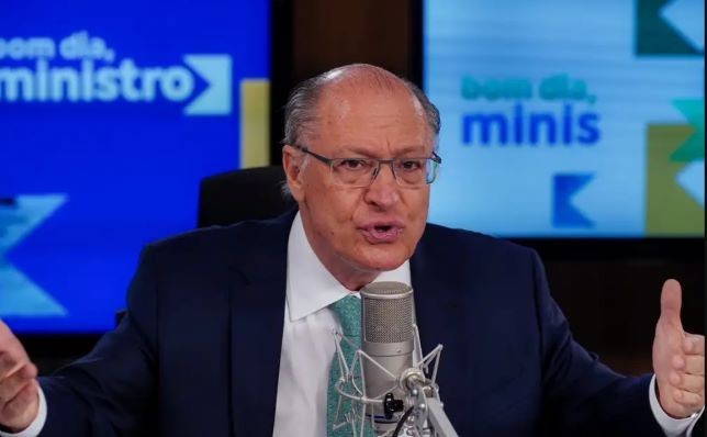Imagem da noticia Alckmin pede para Congresso retirar taxação de importados de projeto do Mover