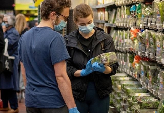 Imagem da noticia Uso de máscara em locais fechados deixa de ser obrigatório em Nova York