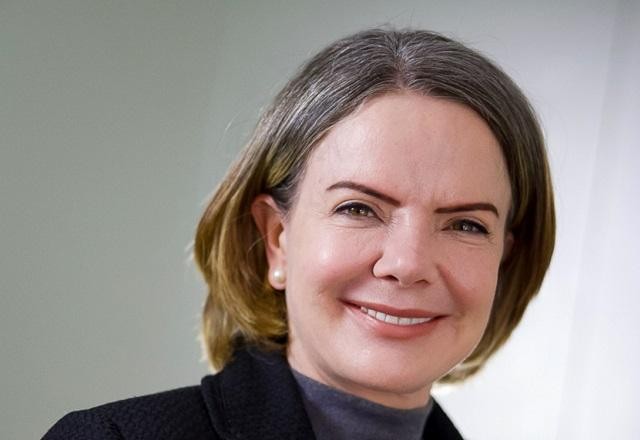 Imagem da noticia Gleisi Hoffmann recebeu alta e deve continuar reabilitação em casa, diz boletim