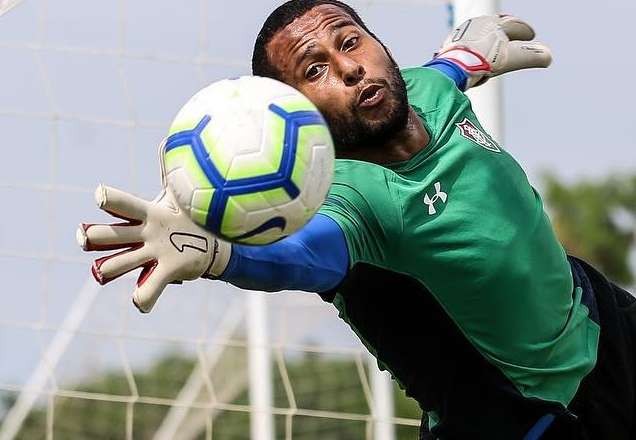 Goleiro do Fluminense é pego no doping