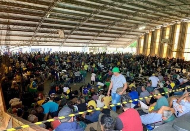 Imagem da noticia Detidos, golpistas postam nas redes sociais e reclamam das condições