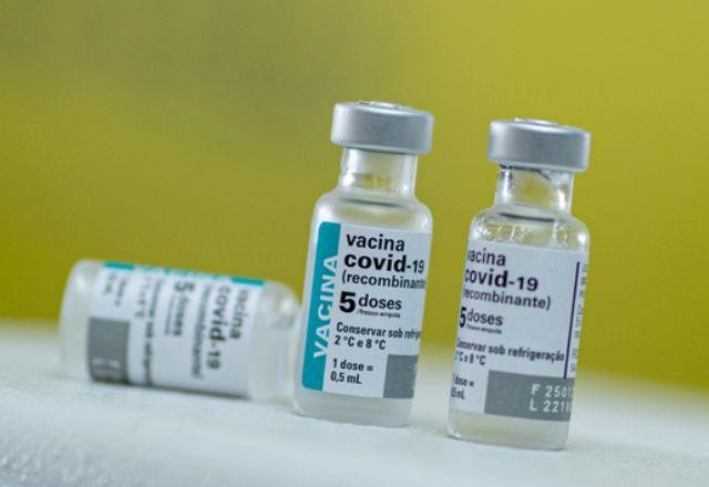 Imagem da noticia Saúde recebe primeiro lote da vacina contra covid produzida no Brasil