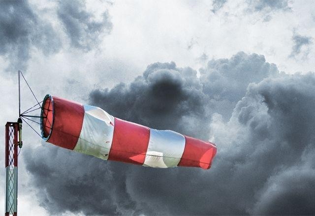 Imagem da noticia Tempestade Eunice coloca regiões da Inglaterra e Irlanda em alerta