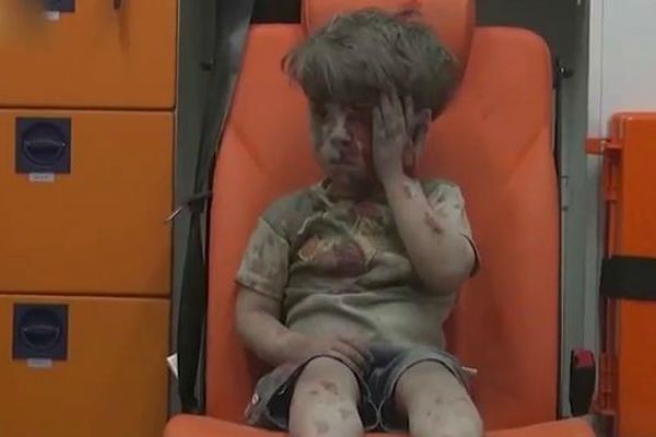 Imagem da noticia Governo Sírio e grupos rebeldes fecham acordo de cessar-fogo em todo país