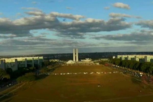 Imagem da noticia Governo anuncia que vai cortar dez ministérios até setembro