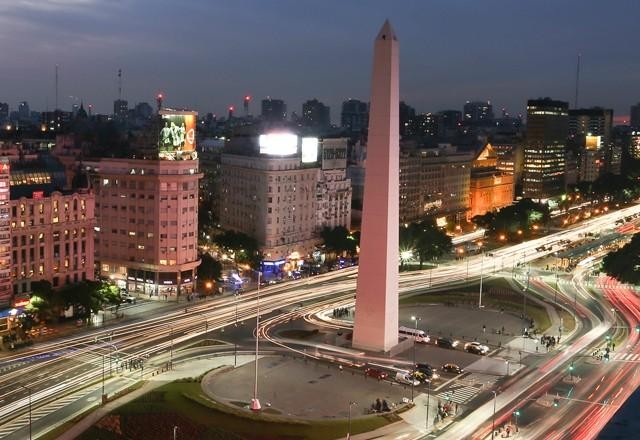 Imagem da noticia Argentina reabre para brasileiros e suspende uso de máscara ao ar livre