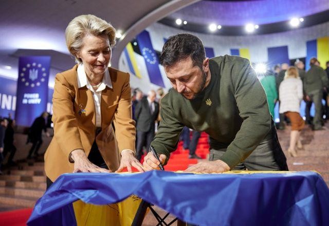 Imagem da noticia Em cúpula na Ucrânia, Zelensky e UE devem discutir mais sanções contra Rússia