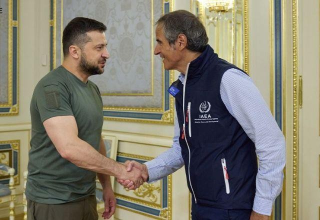 Imagem da noticia Zelensky se encontra com delegação da AIEA para monitorar usina nuclear
