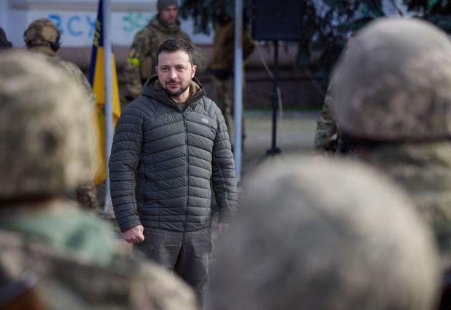 Imagem da noticia Zelensky visita Kherson após retirada russa: "estamos avançando"