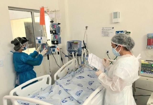 Imagem da noticia País registra mais de 8 mil novos casos de covid-19 em 24 horas