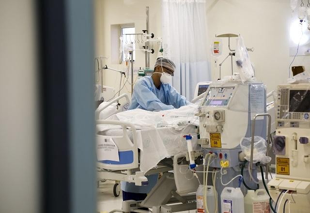 Imagem da noticia Covid-19: 25% dos pacientes intubados morrem por sequelas após alta