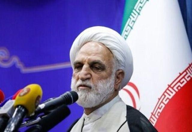 Imagem da noticia Irã reforça obrigatoriedade do hijab e promete punições "sem piedade"