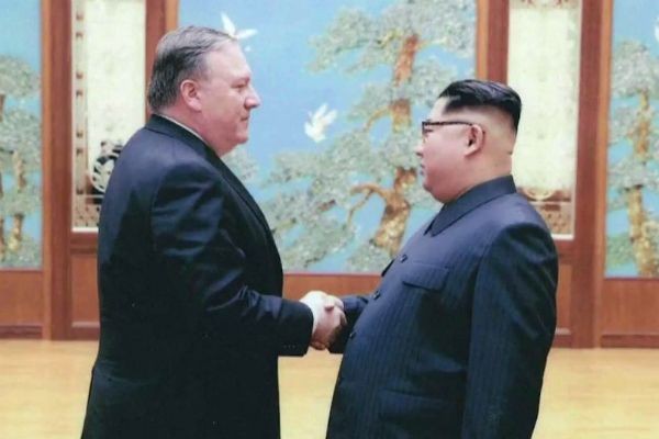 Governo norte-coreano liberta três presos americanos