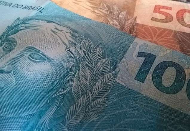 Imagem da noticia Governo revisa previsão para o PIB e prevê queda de 4,7% para 2020
