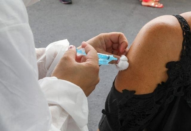 Covid-19: Fiocruz alerta para melhor inclusão de dados sobre vacinação