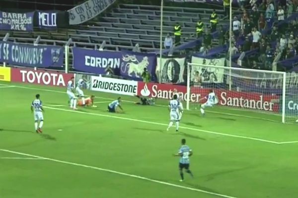 Grêmio estreia na Libertadores com empate contra o Defensor