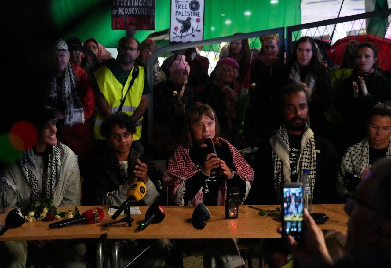 Imagem da noticia Greta Thunberg diz ter sido torturada em prisão de Israel após detenção de flotilha