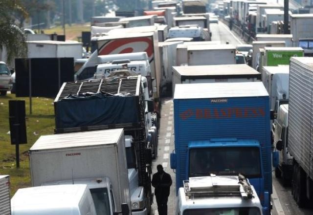 Imagem da noticia MP apura mesada para entidades de caminhoneiros e transportadoras