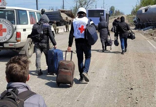 Mariupol: ONU conclui nova fase da evacuação de civis da usina Azovstal